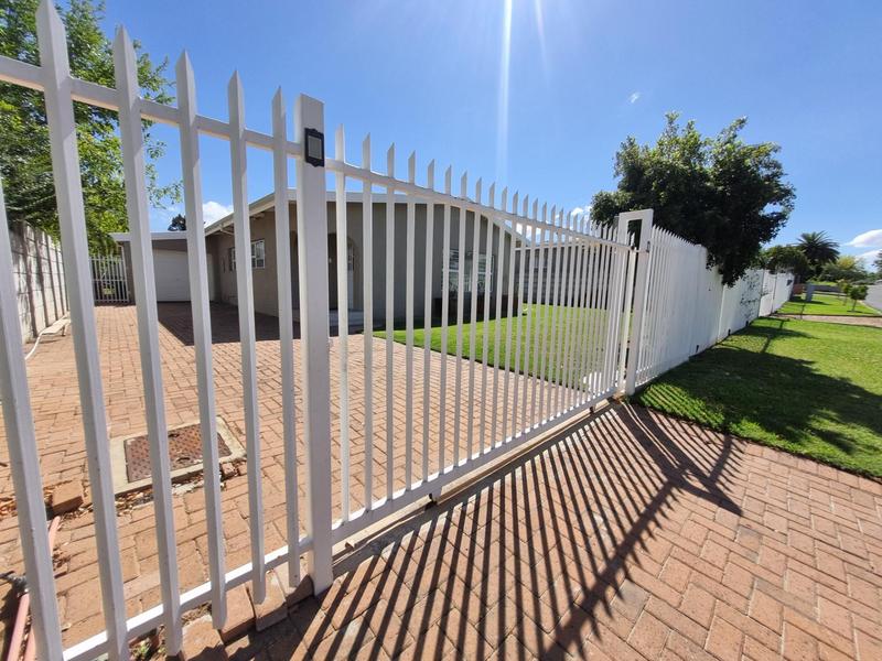4 Bedroom Property for Sale in Ceres Western Cape